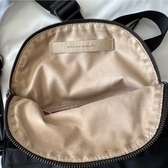 flare 27-liter backpack osprey Flare - Mid-Sized School Laptop Book Backpack